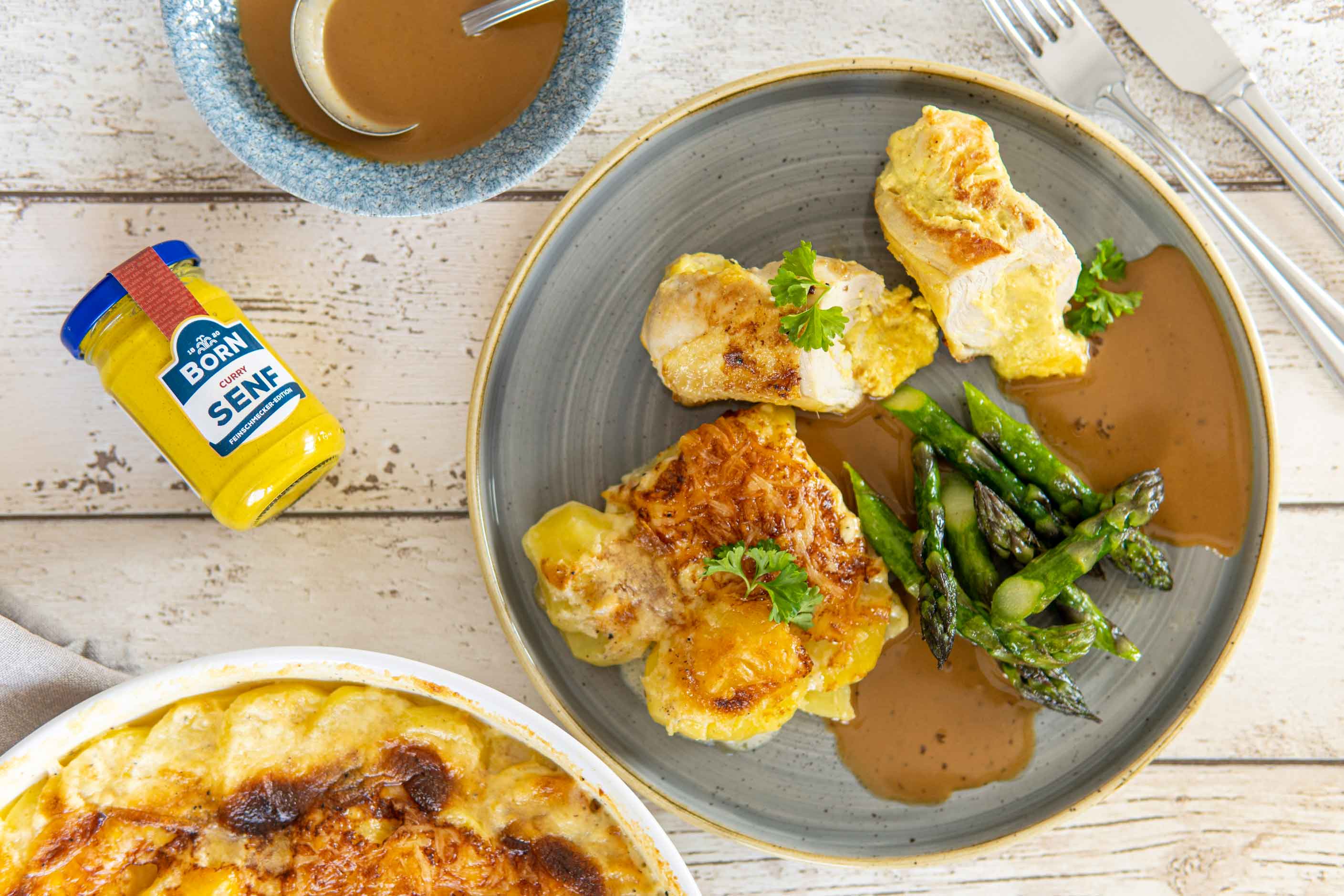 Rezept Poulardenbruströllchen mit Curry-Senffüllung zum nachkochen. Ein leckeres Rezept. Einfach nachlesen und nachmachen.