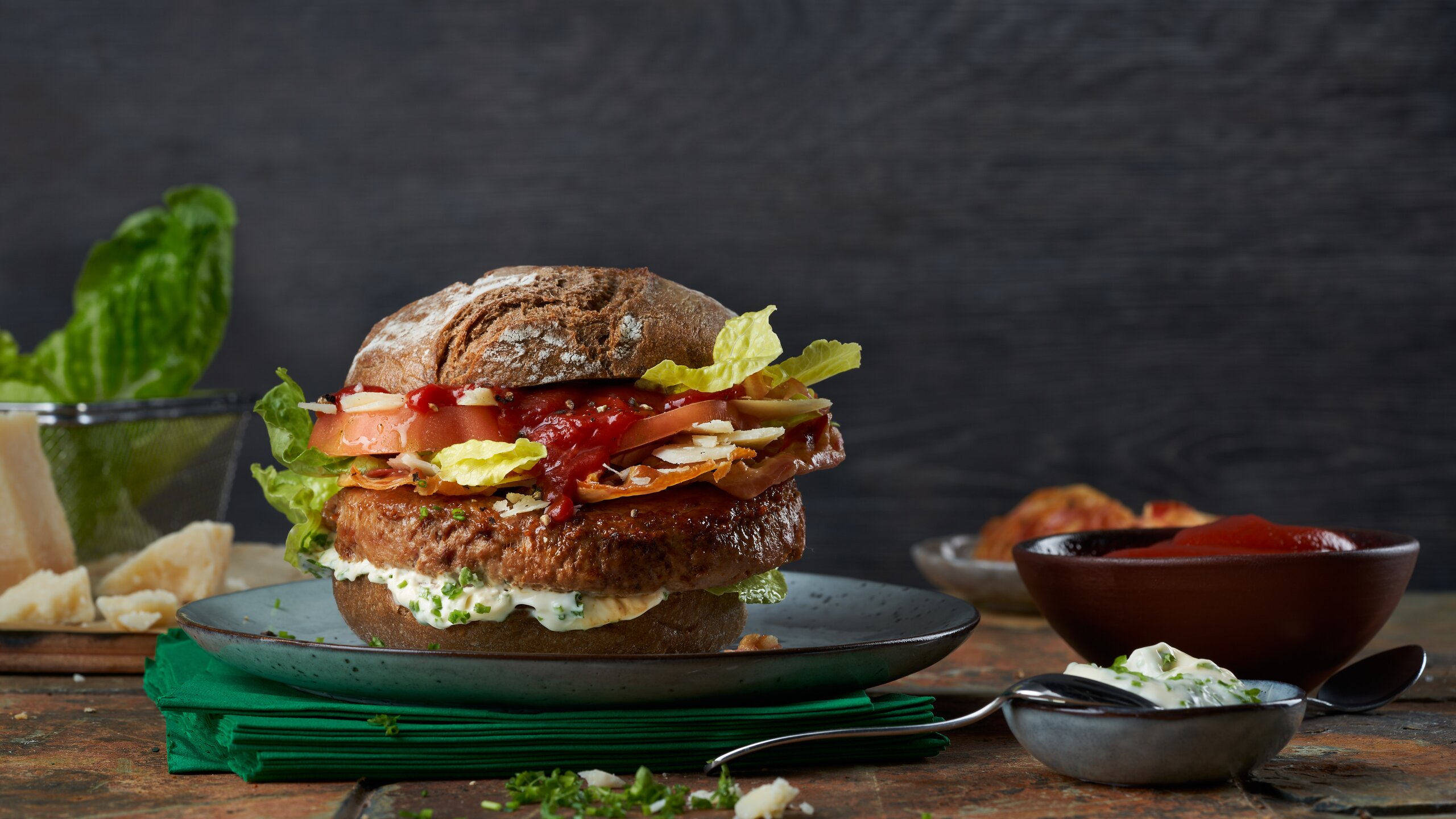 Ceasar Burger mit Develey Tomaten Ketchup 