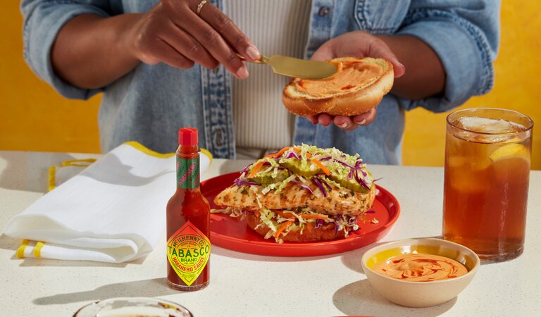 Chicken Sandwich mit würziger Chili-Mayo